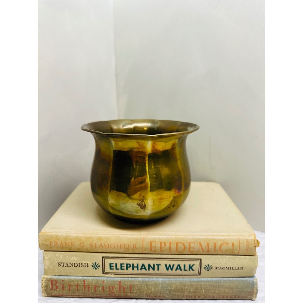 Vintage solid brass patina planter ribbed facets tulip rim 5x4 inch